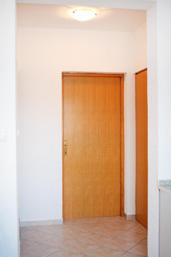 Apartments With A Parking Space Kampor, Rab - 5029 Exterior foto